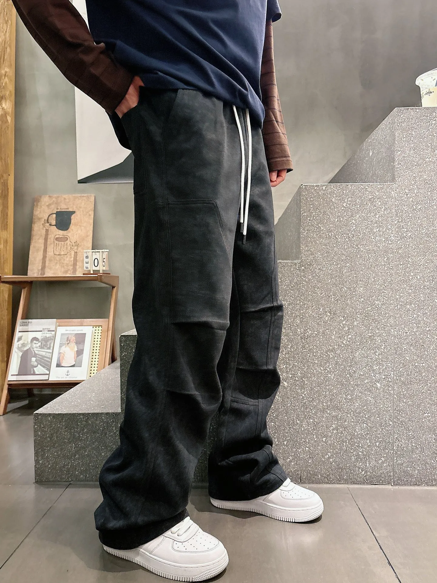 Balenciaga 🆕2026 Autumn and Winter New Arrival Casual Pants! The official website will be released simultaneously. Brand Classic LOGO casual pants, customized fabrics, excellent comfort and strong touch. Highly recognisable, perfect appearance and craftsmanship. Size:M-3XL